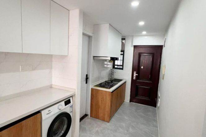 loushanguan rd 1BR/big living room@L2/15