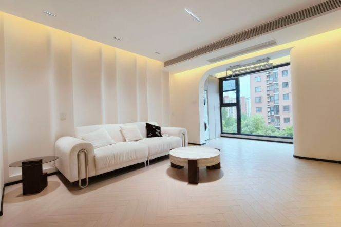 2 Brs, 2 Baths, Floor heating/Dish washer, 120 sqm, Brand-new Dec @Hechuan metro L9