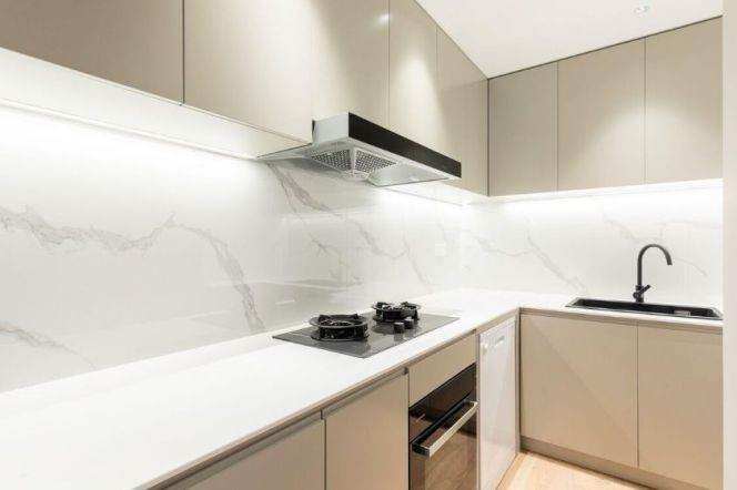 Modern 3brs with floor heating and balcony in central Lujiazui