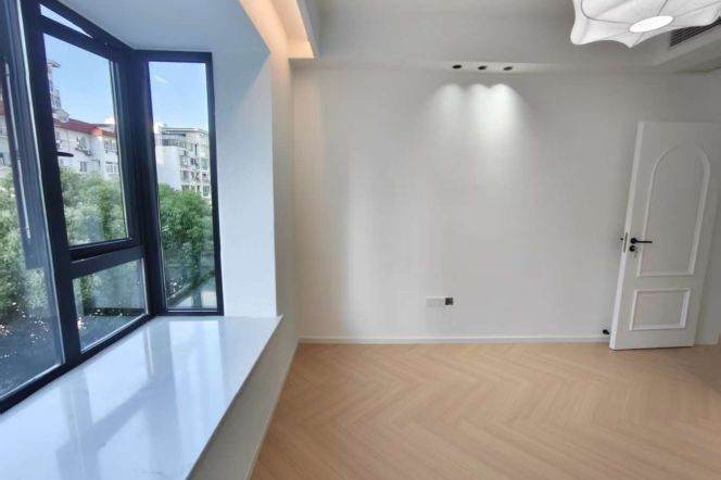 Brand new Elevator L10/15 GuBei