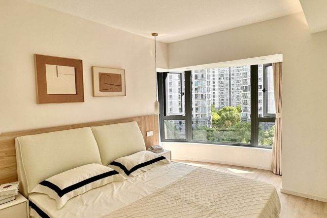 Stylish 3br with Balcony @Xujiahui CBD