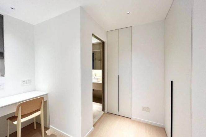 Open balcony 3Brs& 2Bts Apt+Floor Heating+central AC+Dishwasher@Jiangsu Rd