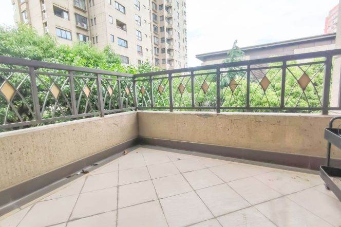 Superior Terrace 2br/2bt Flat close to Jiashan Road