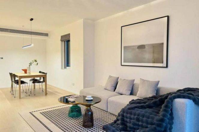Open balcony 3Brs& 2Bts Apt+Floor Heating+central AC+Dishwasher@Jiangsu Rd