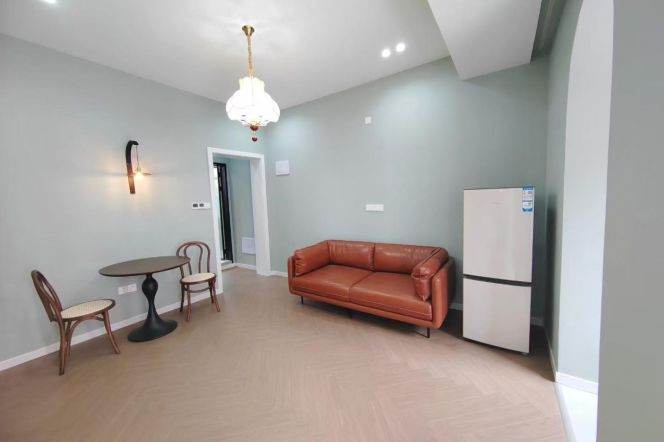 West Nanjing Rd Station 1Br with Open Balcony Line2/12/13