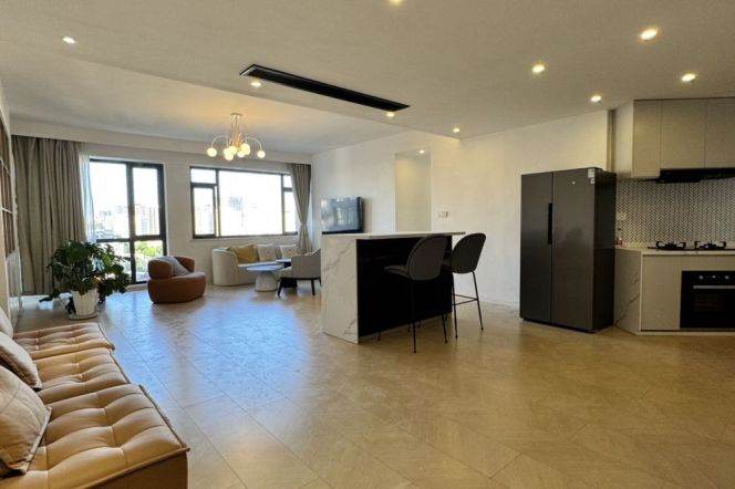 Impressive 3Br-3bathr 160Sqm + Scenic windows | Xujiahui CBD | Shanghai Stadium Mt