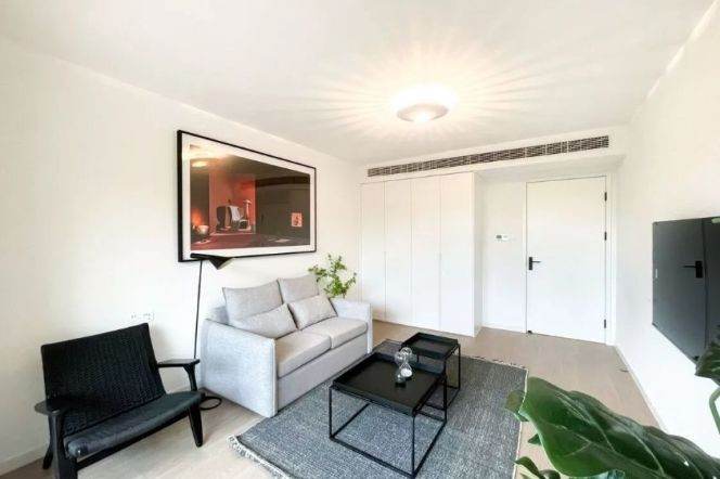 Floor Heating 2Br w. Central AC furnished