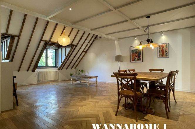 Spacious&Modern&Bright 2Bdrs 2Baths Apt+High Ceiling+4F Walk Up+Great View/IAPM