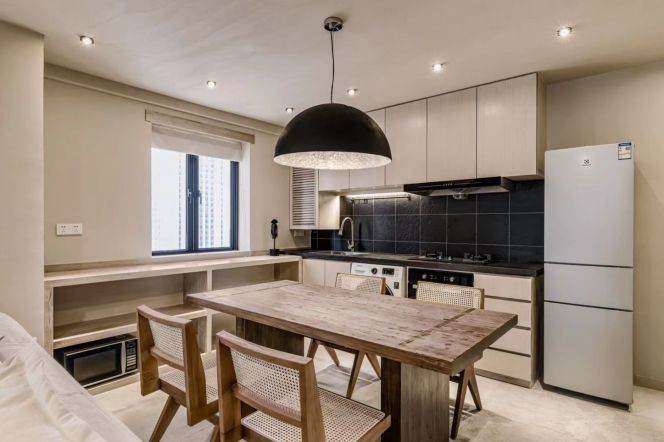 Elevator 2br/1bt Apt in Wuxing Road