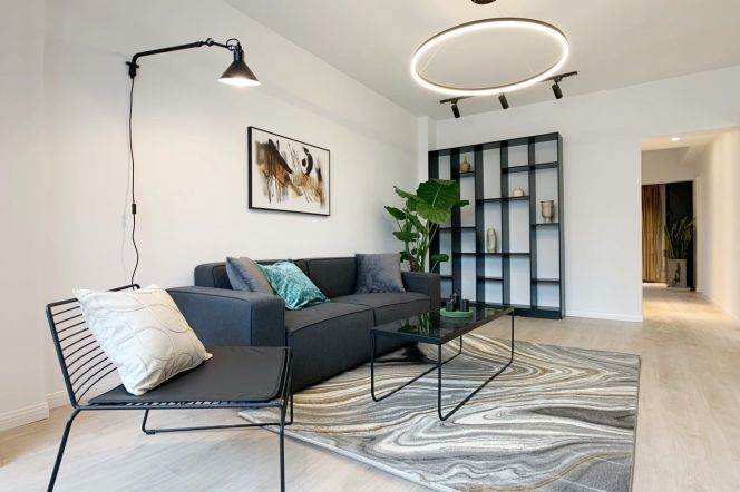 jiangsu rd elevator 2BR/big living room@L2/11