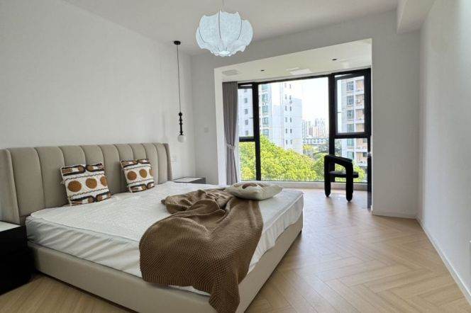 Spacious Elevator+Balcony L10/15 GuBei