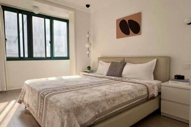 Sunny one bedroom elevator apt with oven@Line4/10 Hongqiao Rd