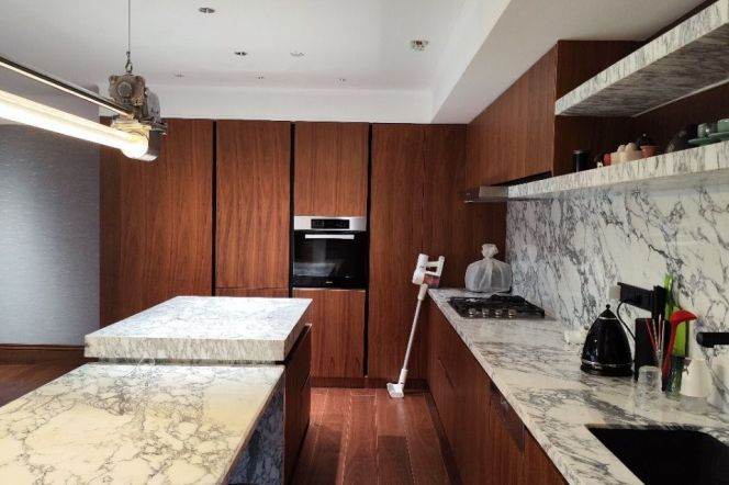 Wutong District, a group of apartments, a large open living room, Zhaojiabang Road subway station