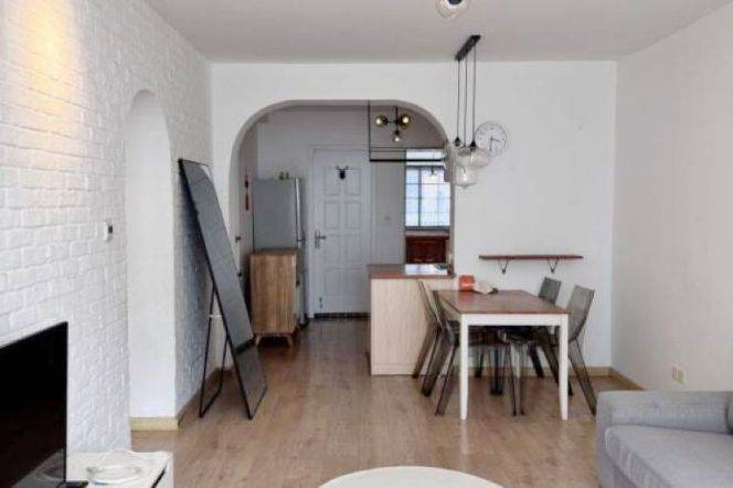 Spacious 2+1brs with outdoor balcony near Xintiandi