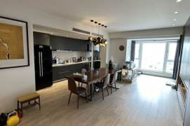 Modern 1 bedroom with floor heating and balcony  in Xintiandi