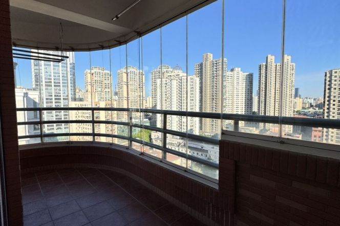 Spacious&Modern&Bright 3Br + Balcony | Xujiahui CBD | Shanghai Stadium Mt