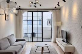 Spacious 2+1brs with outdoor balcony near Xintiandi. 