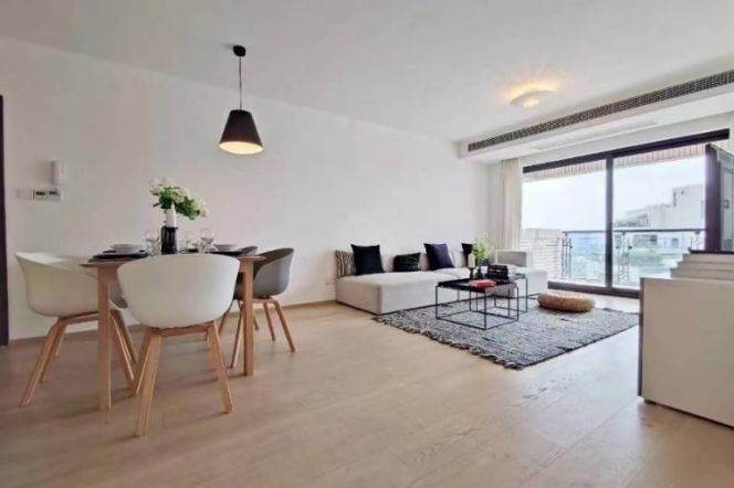 High Rise 3Brs& 2Bts Apt+Floor Heating+central AC+Dishwasher@Changshu Rd