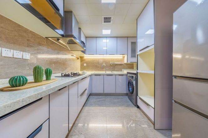 modern big 3brs modern furniture beside IAPM line 1,10,12 super good location 