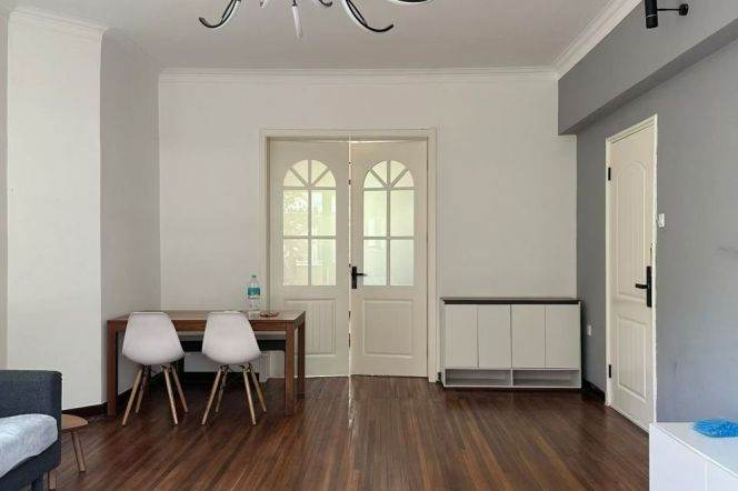 West Jianguo Road 1br with Balcony，Green view
