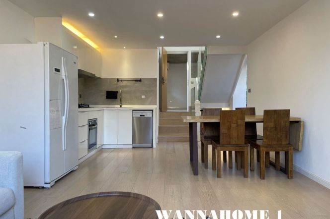 Spacious&Modern&Bright 3Bdrs 2Baths Apt+3F Walk Up+Stunning View/IAPM+Large Terrace