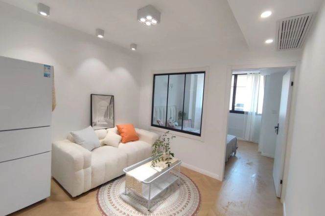 zhongshan park elevator 1BR/living room@L2/3/4