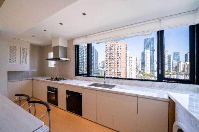 Beautiful 3bedrooms elevator Apt+floor heating+central AC+dishwasher@ Changping Rd