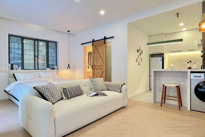 Cozy 1Br w. Yard&big Closet W. Nanjing Rd Station