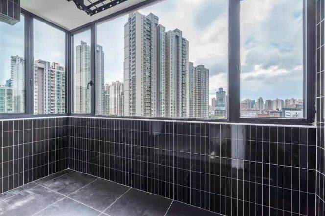 Spacious 2bedrooms elevator Apt+wall heating+oven+central AC@ Changping Rd