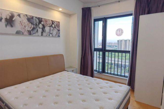 Spacious 1 br next NYU shanghai, 3 mins walking to L 6/8/11 Oriental sports center St.
