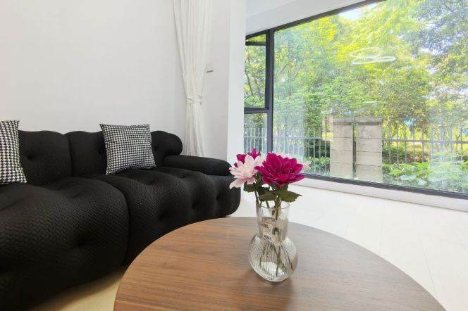 Tasty 3br apt with modern style,close to Songhong station,Line 2