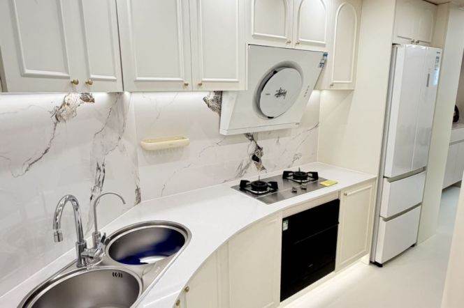 Brand new 1br,CA,floor heating,modern style,close to Line 9,Korean Town