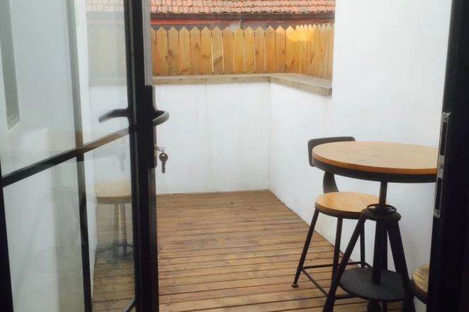 Valuable Huaihai/Maoming Rd 2BR with Terrace/Wallheating/Oven 10.5K 
