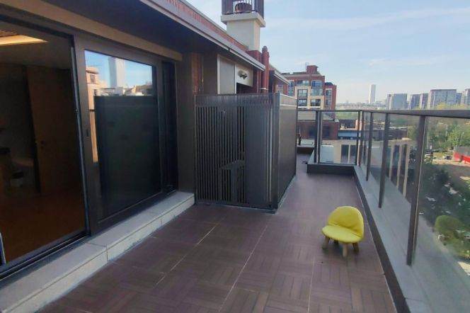 Spacious 4 br+3 baths with big terrace easy to Wellington shanghai. L 6/8/11