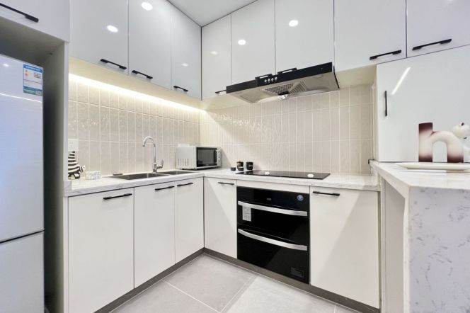 Cozy 1Br w. Yard&big Closet W. Nanjing Rd Station