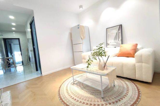zhongshan park elevator 1BR/living room@L2/3/4