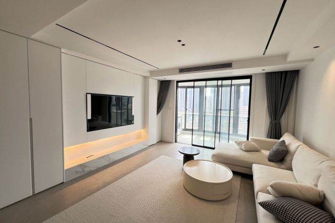 3 Brs, 2 Baths, Floor heating/Dish washer, 150 sqm, High rise building @ Hailun metro L4&10