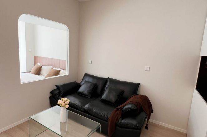 Cozy 1br apt,1bth,with private yard,close to Songyuan,Line 10