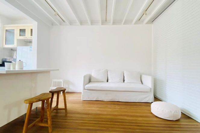 Character Nanchang/Sinan Rd 2BR+2BA with Terrace/Oven 12.8K 