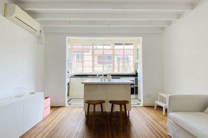 Character Nanchang/Sinan Rd 2BR+2BA with Terrace/Oven 12.8K 