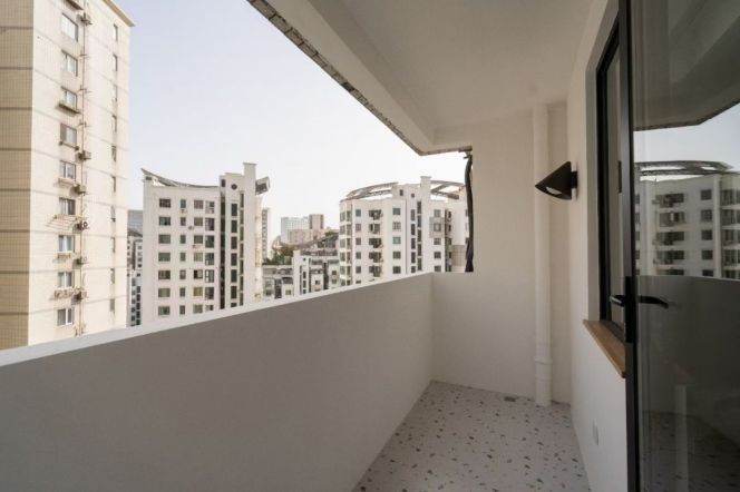 Modern 3brs with balcony and floor heating nearby beautiful Su zhou river 