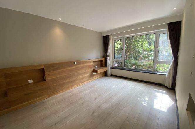 Nice 2Brm With A 80Sqm Private Garden Near Line 2/11 Jiangsu Rd