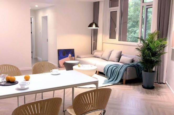 Quality 2br apt @Xuhui   L1/3/4/9 
