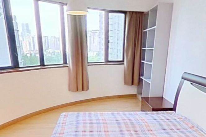 Valuable/Spacious 3BR+2BA NR Zhongshan Park from direct landlord 12.8K 