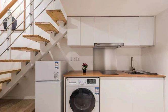 Fully Furnished 1Br with Kitchen &Bath Iapm