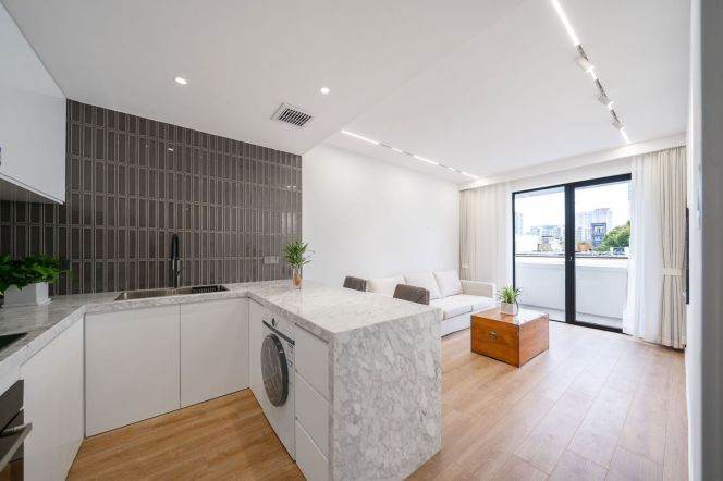 Wall Heating 2Br w. Balcony Yueyang Rd