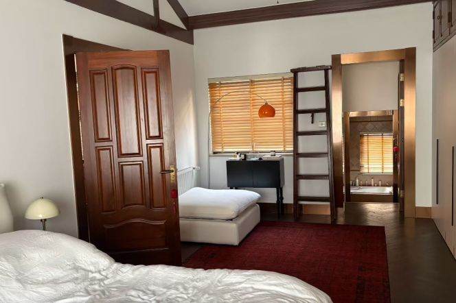 4.5 meters High-ceiling 1br @Iapm,Line 1/10/12 South Shanxi Road St.