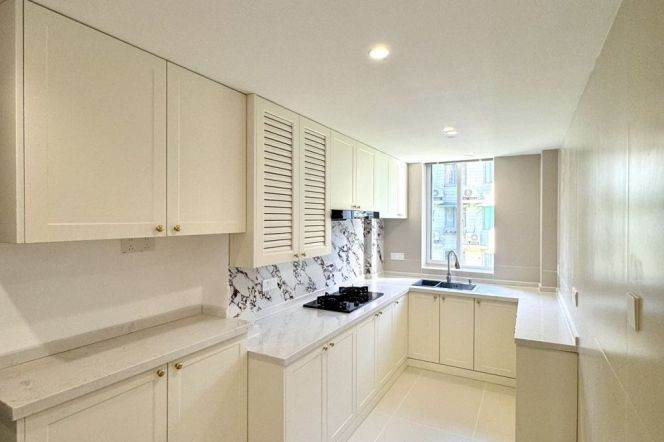Modern 2brs with floor heating  and balcony belong to Tianzifang area 