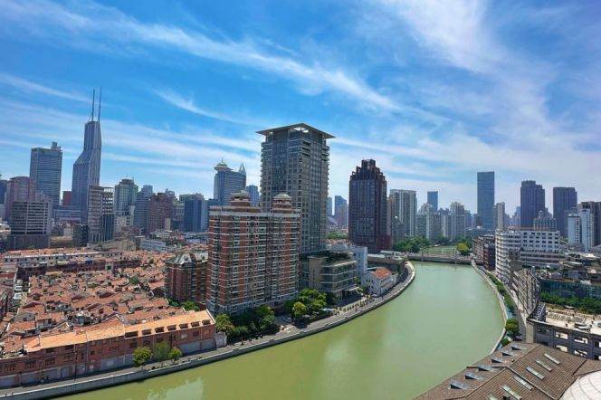 modern big 2brs big terrace nice river view modern furniture beside Su zhou river 34K
