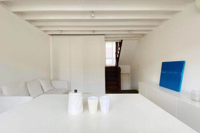 Character Nanchang/Sinan Rd 2BR+2BA with Terrace/Oven 12.8K 